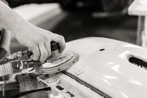 Foto Artisanat : Métiers de la mécanique, de la carrosserie et de la peinture