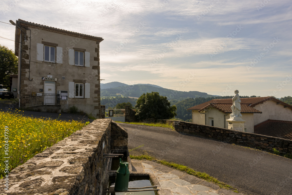 Fototapeta premium Mairie de la commune de Mazerat-Aurouze, Département de Haute-Loire, Région Auvergne-Rhône-Alpes, France