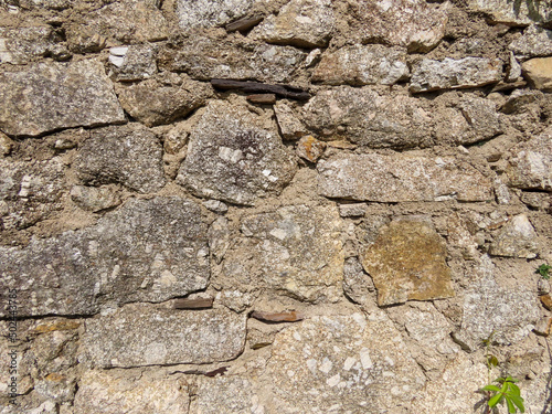 Mur de maison en pierres dans les Cévennes, Occitanie