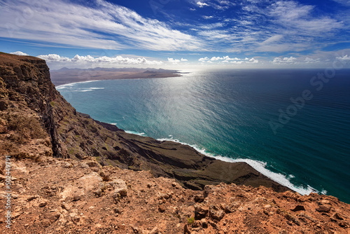 Krajobraz morski. Relaks i wypoczynek na wyspach kanaryjskich, Lanzarote 