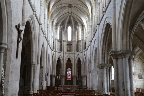 L   glise catholique Saint Pierre  int  rieur de l   glise  ville de Bourges  d  partement du Cher  France