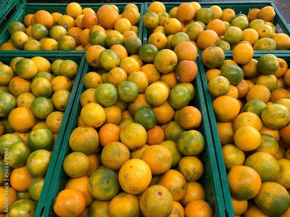 Oranges on the market.
