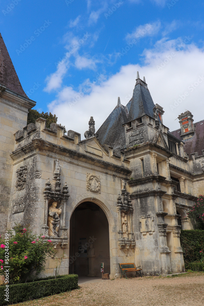 Nouvelle Aquitaine - Charente-Maritime - Pons - Chateau d'Usson appelé aussi chateau des énigmes