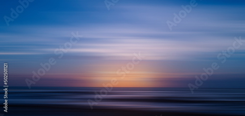 Panoramic sweep of a sunset. © Daniel