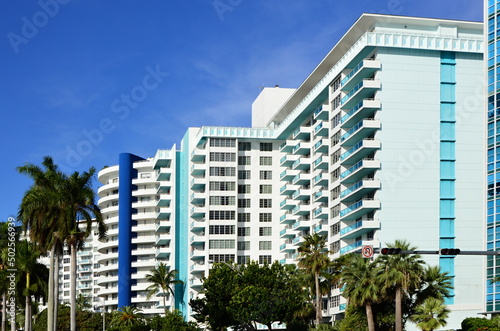 Hochhaus in Miami Beach am Atlantik, Florida © Ulf