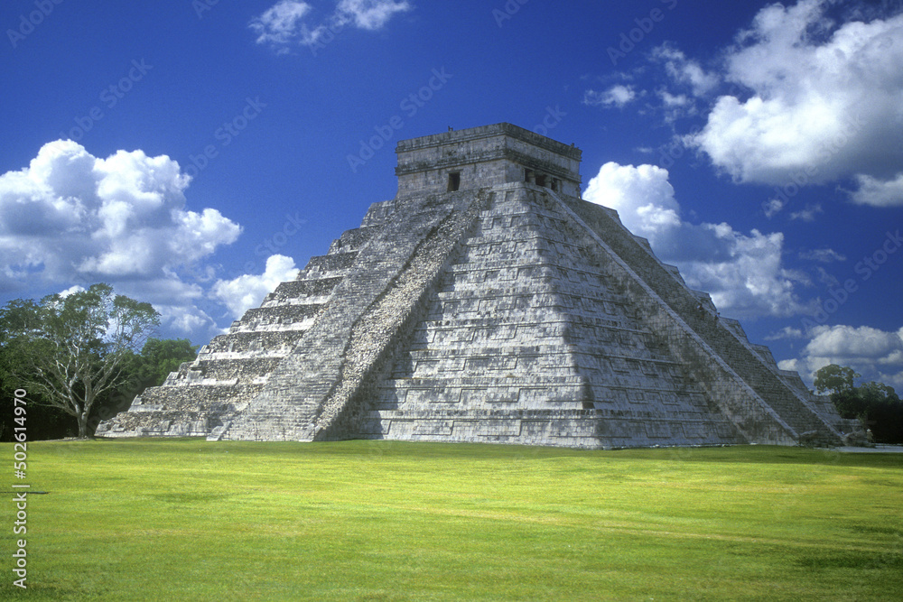 El Castillo, Chichen Itza (Mayan), Mexico El Castillo, Chichen Itza (Mayan), Mexico