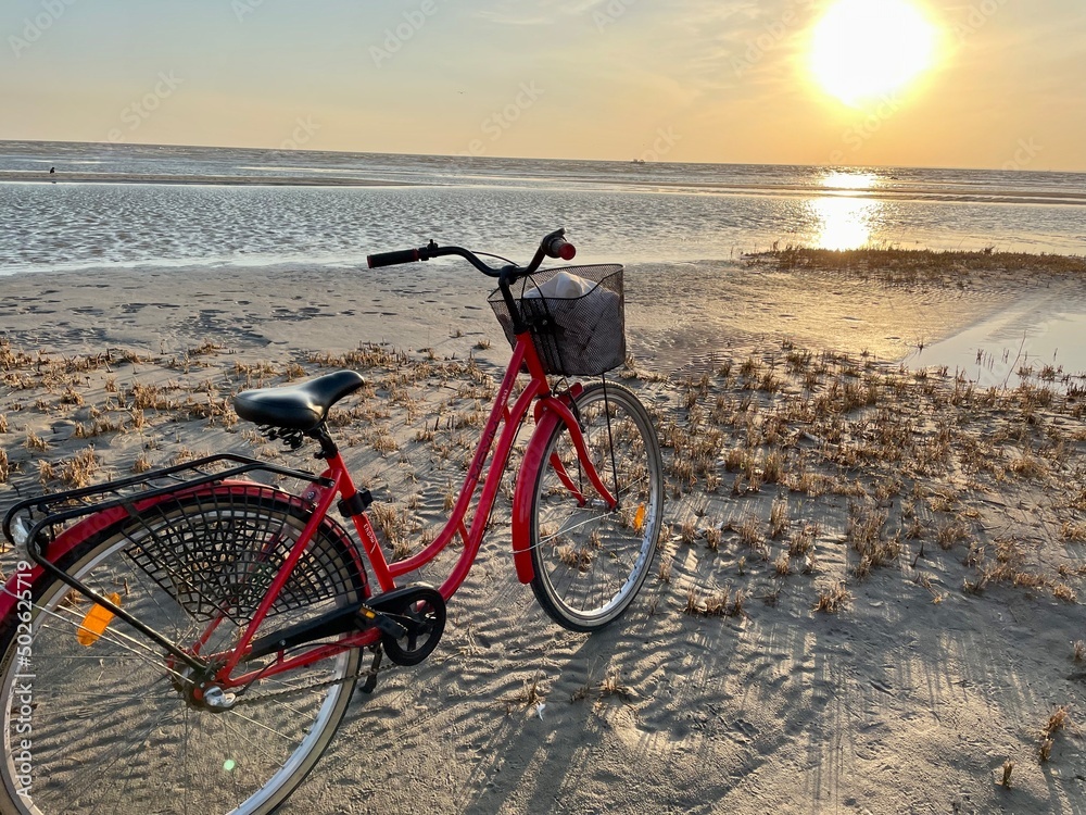 Fototapeta premium Sand and sunset