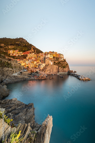 Fototapeta Naklejka Na Ścianę i Meble -   was wandering around Cinque Terre in Italy 🇮🇹 I stopped at one of the cities, Manarola, where this photo was taken.