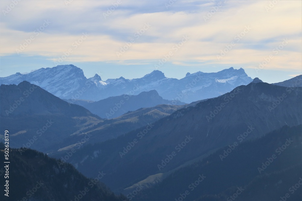 montagnes bleues alpes 