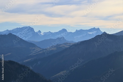montagnes bleues alpes 