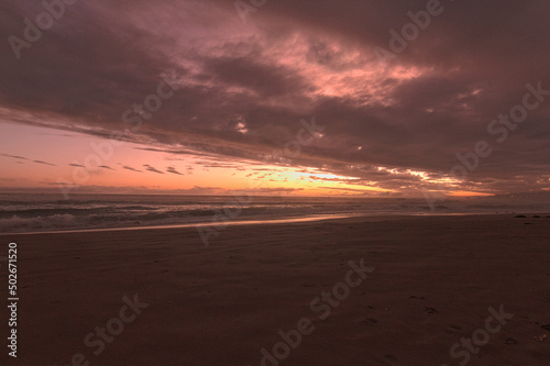 puesta de sol  atardecer en el mar