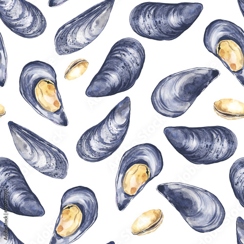 Seamless pattern with watercolor illustrated mussel