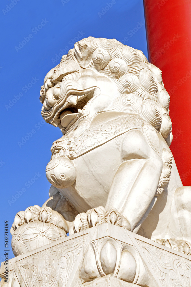 Obraz premium Carved stone statues