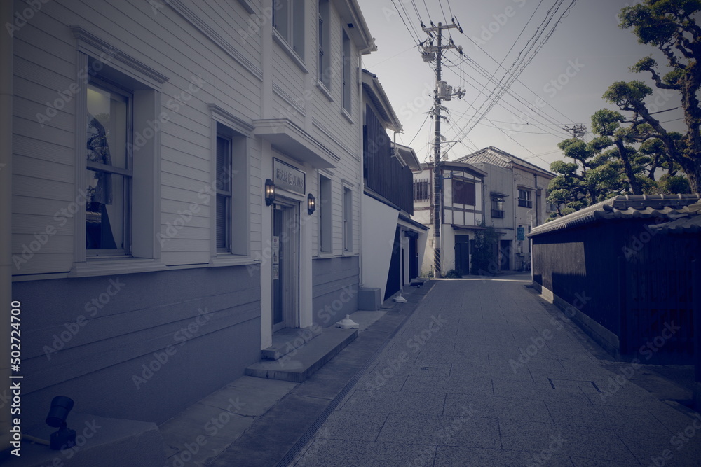 日本の岡山県倉敷児島から下津井の古くてとても美しい建物