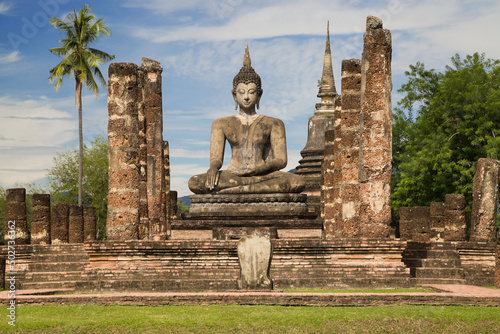 Obraz na płótnie Seated Buddha of the Ubosot at Wat Mahathat, Sukhothai, Thailand w salonie