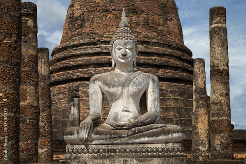 Canvas Print Seated Buddha at Wat Sa Si, Sukhothai, Thailand