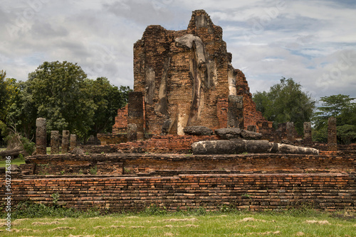Obraz na płótnie Ruins of the Mondop of Wat Phra Phai Luang, Sukhothai, Thailand w salonie