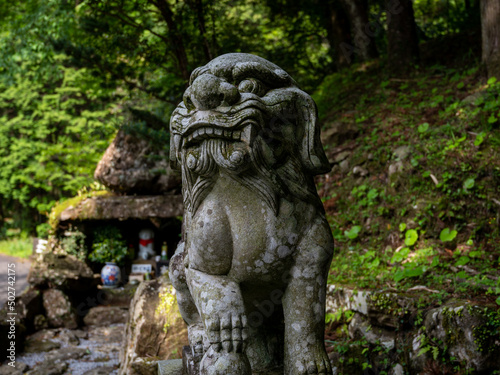 狛犬。日本の石像。 © bullbull