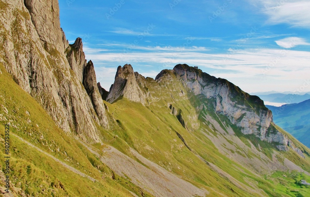 Obraz premium Bergwanderung Ebenalp-Säntis, Alpstein, Ostschweiz