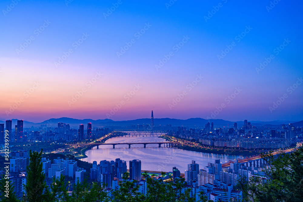 Fototapeta premium Night view of Seoul city taken at night