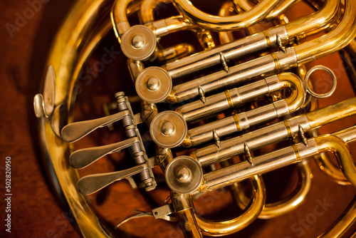 Foto golden wind instrument