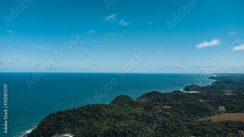 Praia Litoral Itacaré Bahia Nordeste Tropical Brazil Mar Oceano Azul Verde Natureza Mata Atlântica Coqueiros Banhistas Férias Viagem  © Pedro