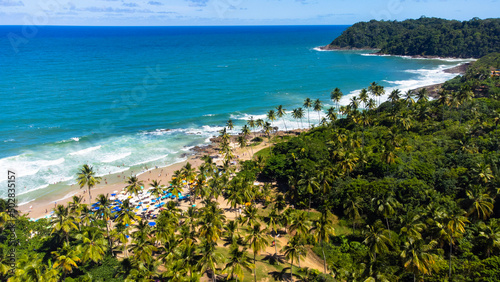 Praia Litoral Itacaré Bahia Nordeste Tropical Brazil Mar Oceano Azul Verde Natureza Mata Atlântica Coqueiros Banhistas Férias Viagem  photo