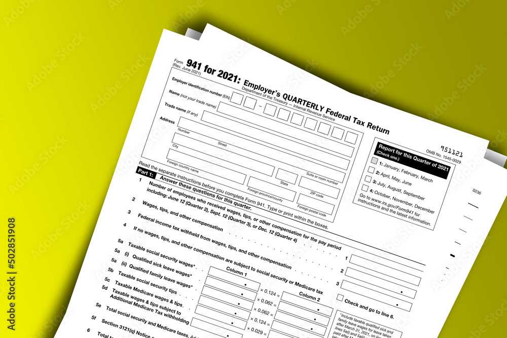Obraz premium Form 941 documentation published IRS USA 06.24.2021. American tax document on colored