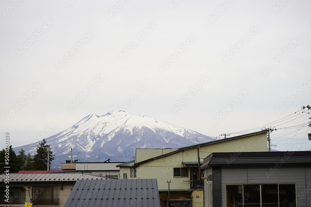 Snow covered Mountain, Mt. Iwaki or Iwaki-yama in Aomori, Japan - 日本 青森県 弘前 岩木山 雪山