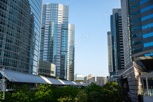 品川駅港南口高層オフィスビル街
Futuristic view of Skyscrapers and green at Shinagawa Station of Tokyo