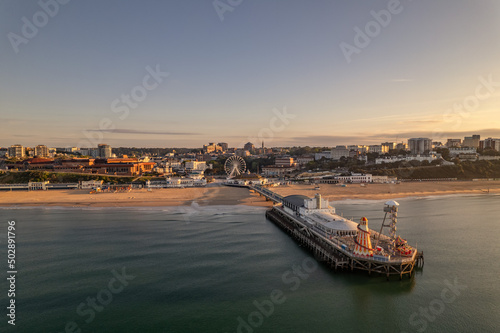 Canvas-taulu Aerial View Of Bournemouth Beach and Pier