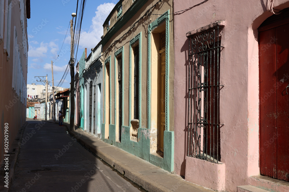 Obraz premium Street with its colorful houses in the city of Camaguey, Cuba