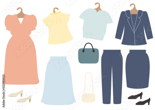 女性洋服セット1 夏物とスーツ 洋服・ワンピース・半袖・ブラウス・スーツ・靴・鞄
