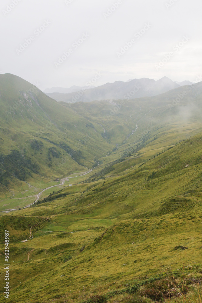 Naklejka premium A hiking path from Karteis to Tappenkarsee, the Austrian Alps