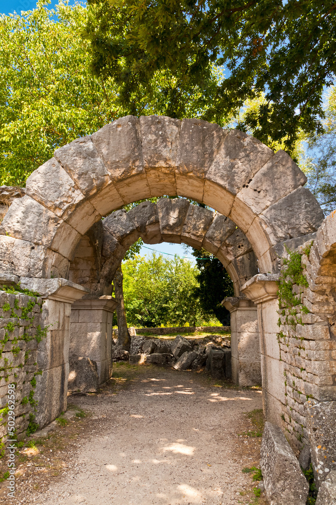 Naklejka premium Altalia, Sepino, Molise-scavi della città romana