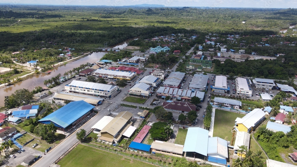 Obraz premium Miri, Sarawak Malaysia - May 2, 2022: The Landmark and Tourist Attraction areas of the of Miri City, with its famous beaches, rivers, city and scenic surroundings