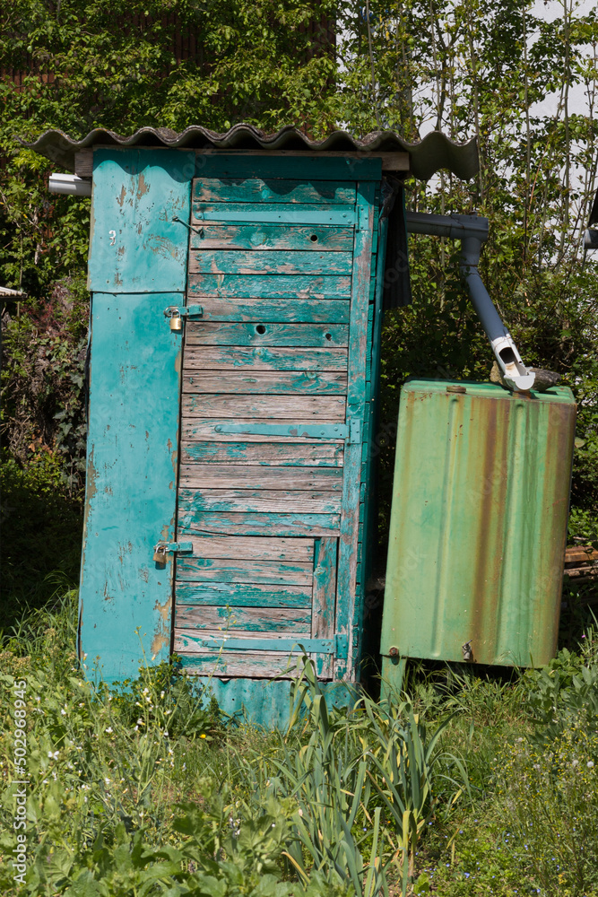 Fototapeta premium vieux cabanon de jardin