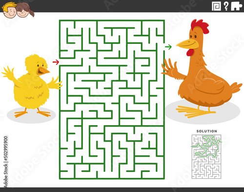 maze game with cartoon mother hen and little chick
