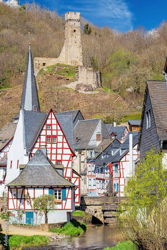 Monreal in der Eifel im Frühling, Rheinland-Pfalz, Deutschland photo