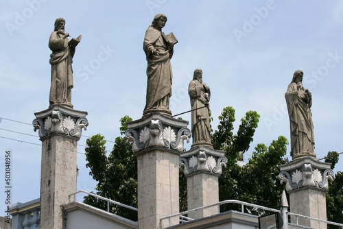 statue of saints