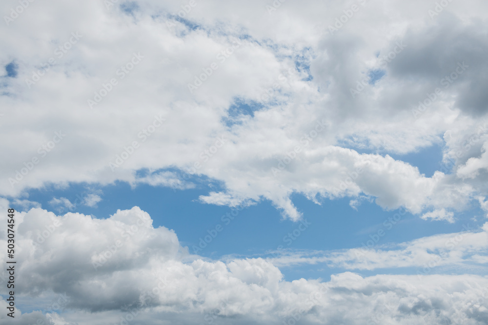 空 空
