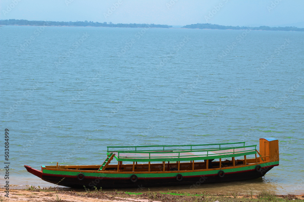 Obraz premium Amazing and colorful view of beautiful boat in Kaptai Lake, Rangamati, Bangladesh.