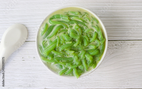 Lod Chong from Thailand It is pandan leaf vermicelli in coconut milk, a Thai dessert.