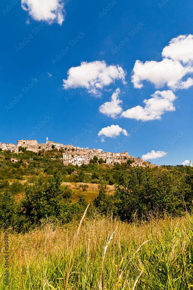 Fototapeta premium Civitacampomarano, Molise-borgo antico