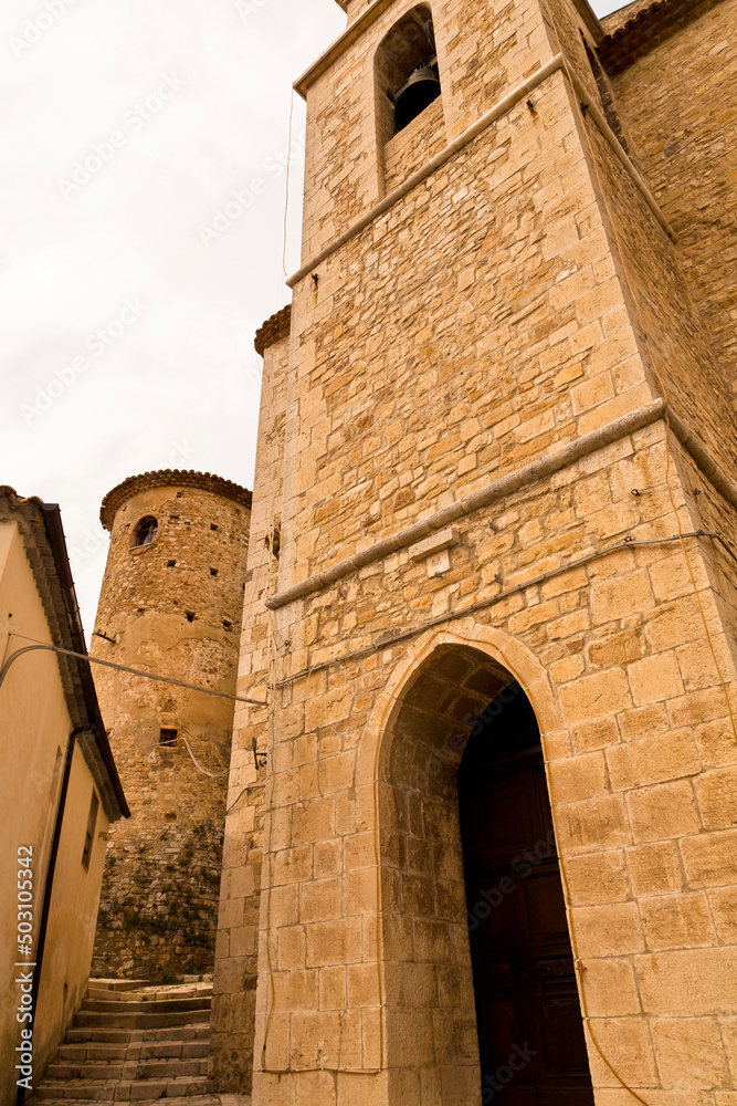 Torella del Sannio, Molise antico medievale con castello Stock