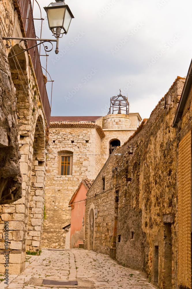Torella del Sannio, Molise- antico borgo medievale con castello