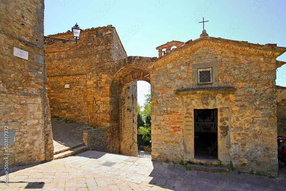 Volterra, Toscana, Italia. Vicoli ed edifici del borgo medievale