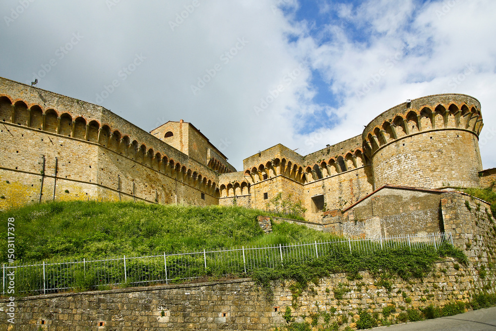 Volterra, Toscana, Italia. Vicoli ed edifici del borgo medievale