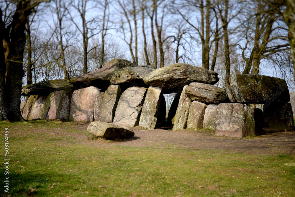 La Roche aux Fees ESSE menhir dolmen monument