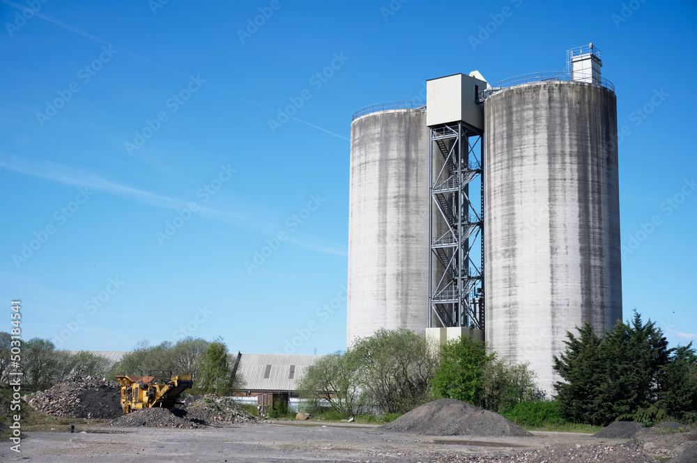 Cement mixing silo concrete tower in Glasgow